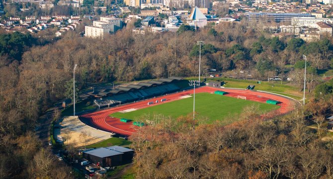 Piste d’athlétisme stade Pierre Paul Bernard, décembre 2024